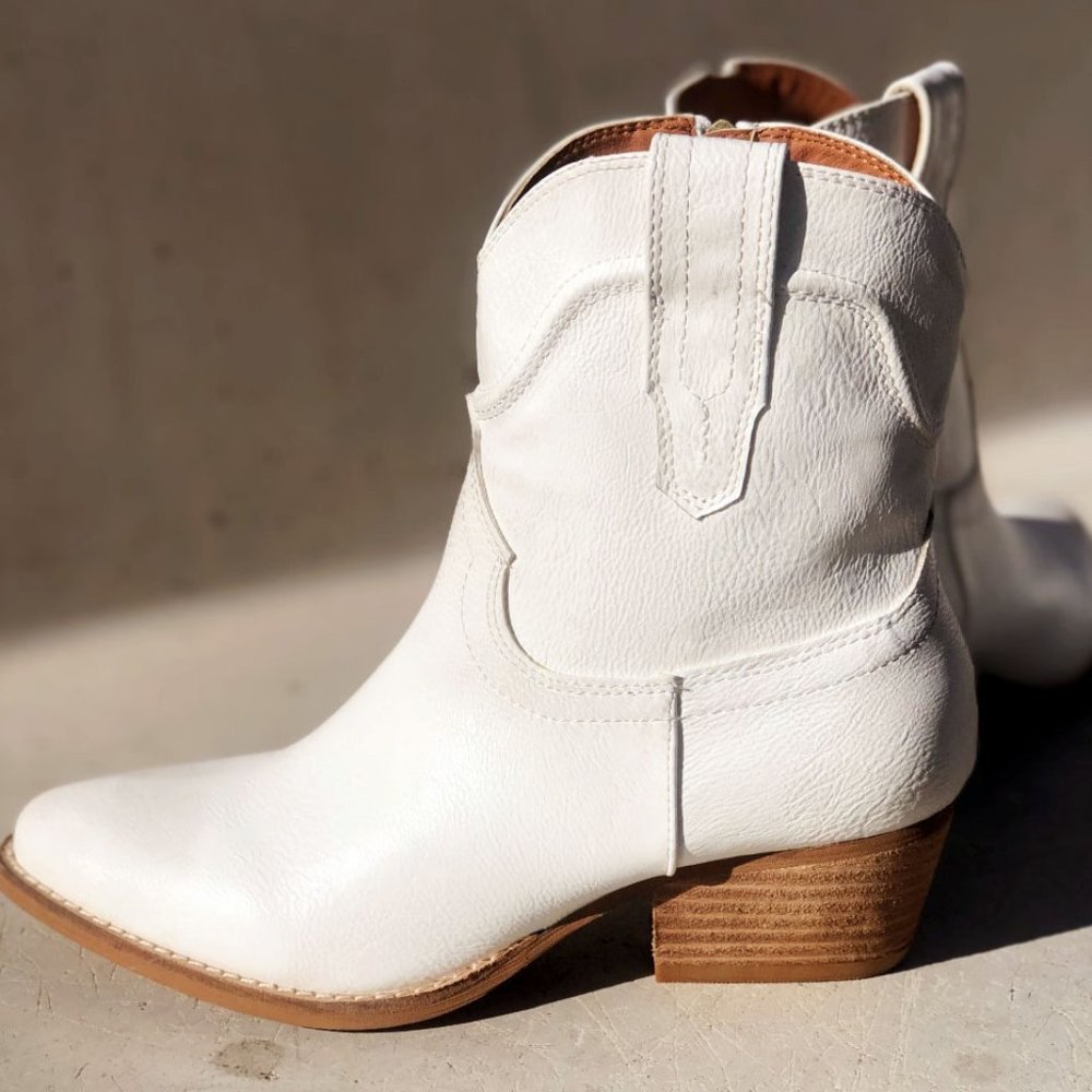 NEW Distressed Pointy Toe Stack Block Heel Western Ankle Booties Boots Off White - Picture 3 of 11